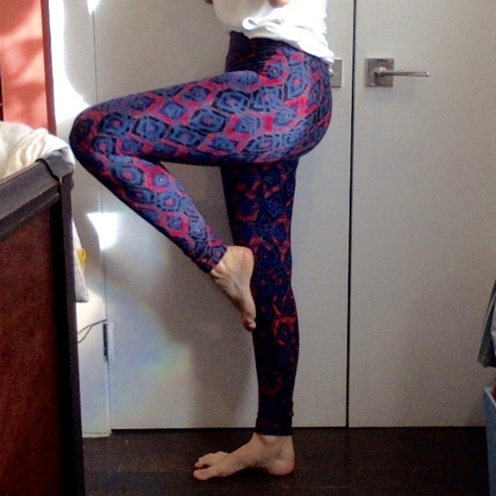 NWOT Lularoe Blue / Pink / Purple Leggings OS